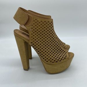 Speed Limit 98 Ankle Booties Heels Stilettos Pumps Sandals Tan Womens Size 7